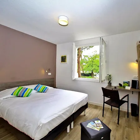 Les Cols Verts - Logis 3*