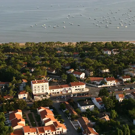 Logis Les Cols Verts Ξενοδοχείο 3*