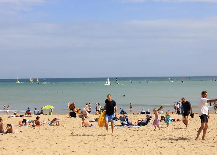 Hotel Logis Les Cols Verts 3*