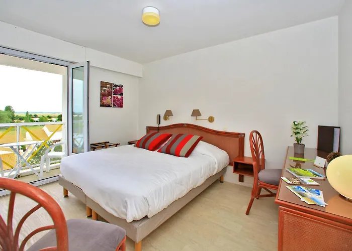 Logis Les Cols Verts 3* 라트슈수르메르