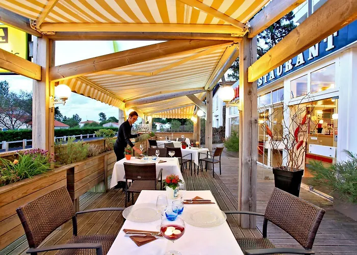 Logis Les Cols Verts Hotel