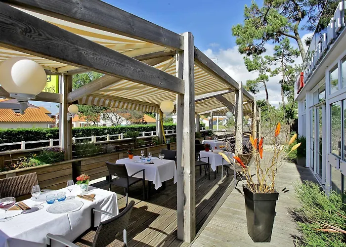 Logis Les Cols Verts Hotel 3*