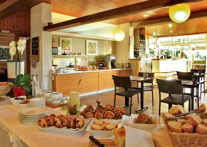 Logis Les Cols Verts Hotel 3*